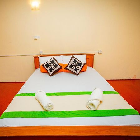 Sunbloom Inn Kandy Bagian luar foto