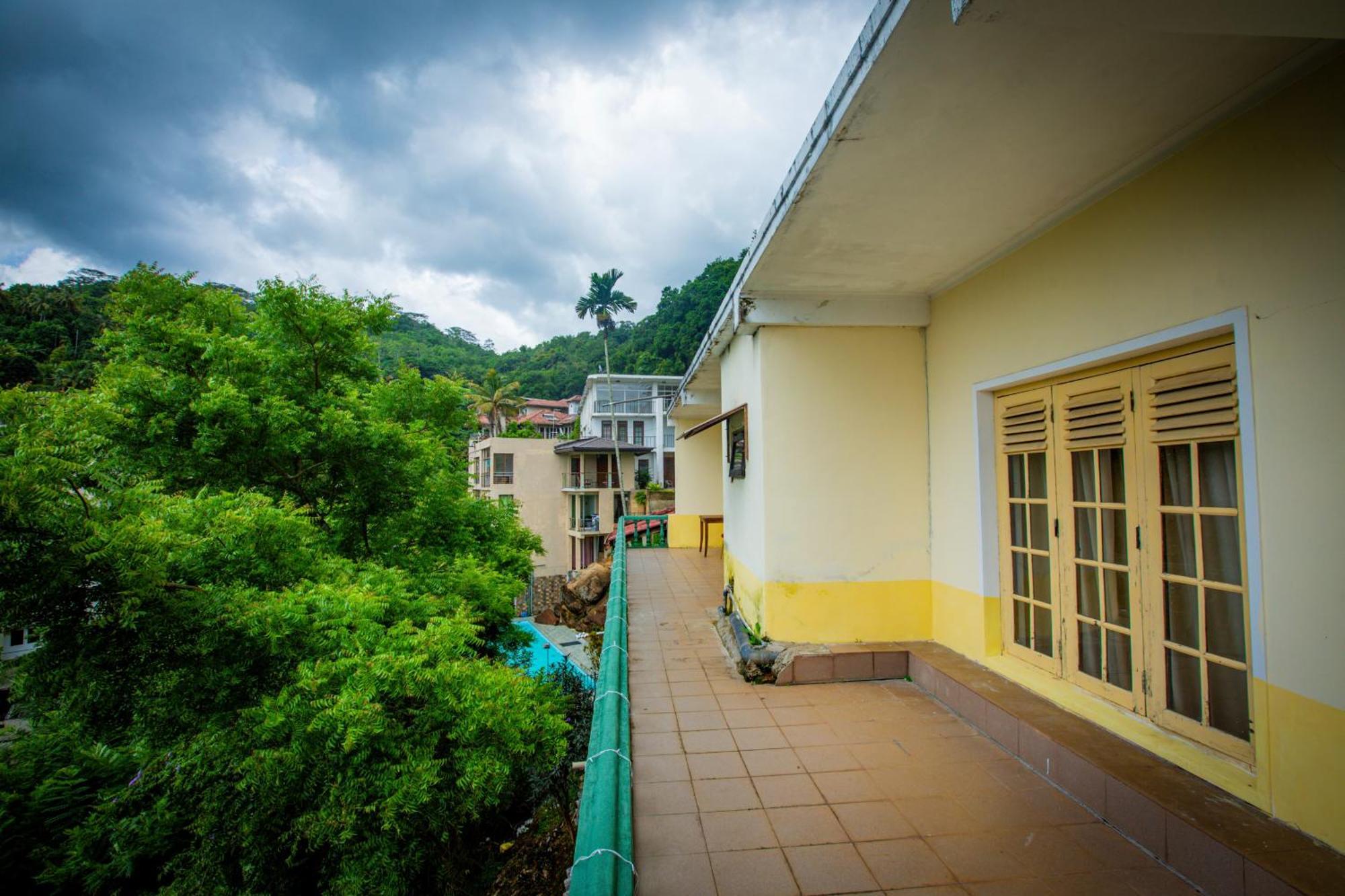 Sunbloom Inn Kandy Bagian luar foto