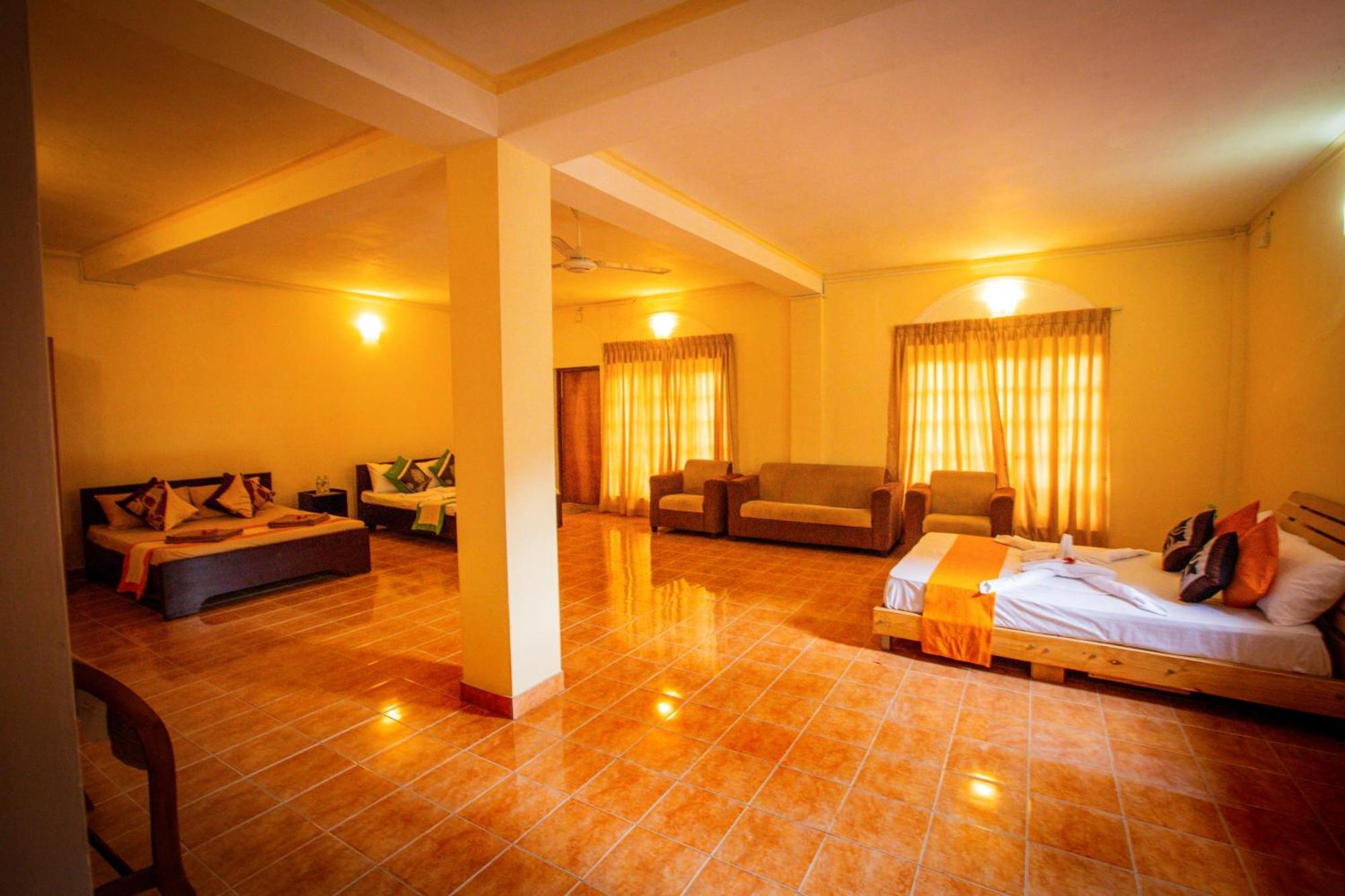 Sunbloom Inn Kandy Bagian luar foto