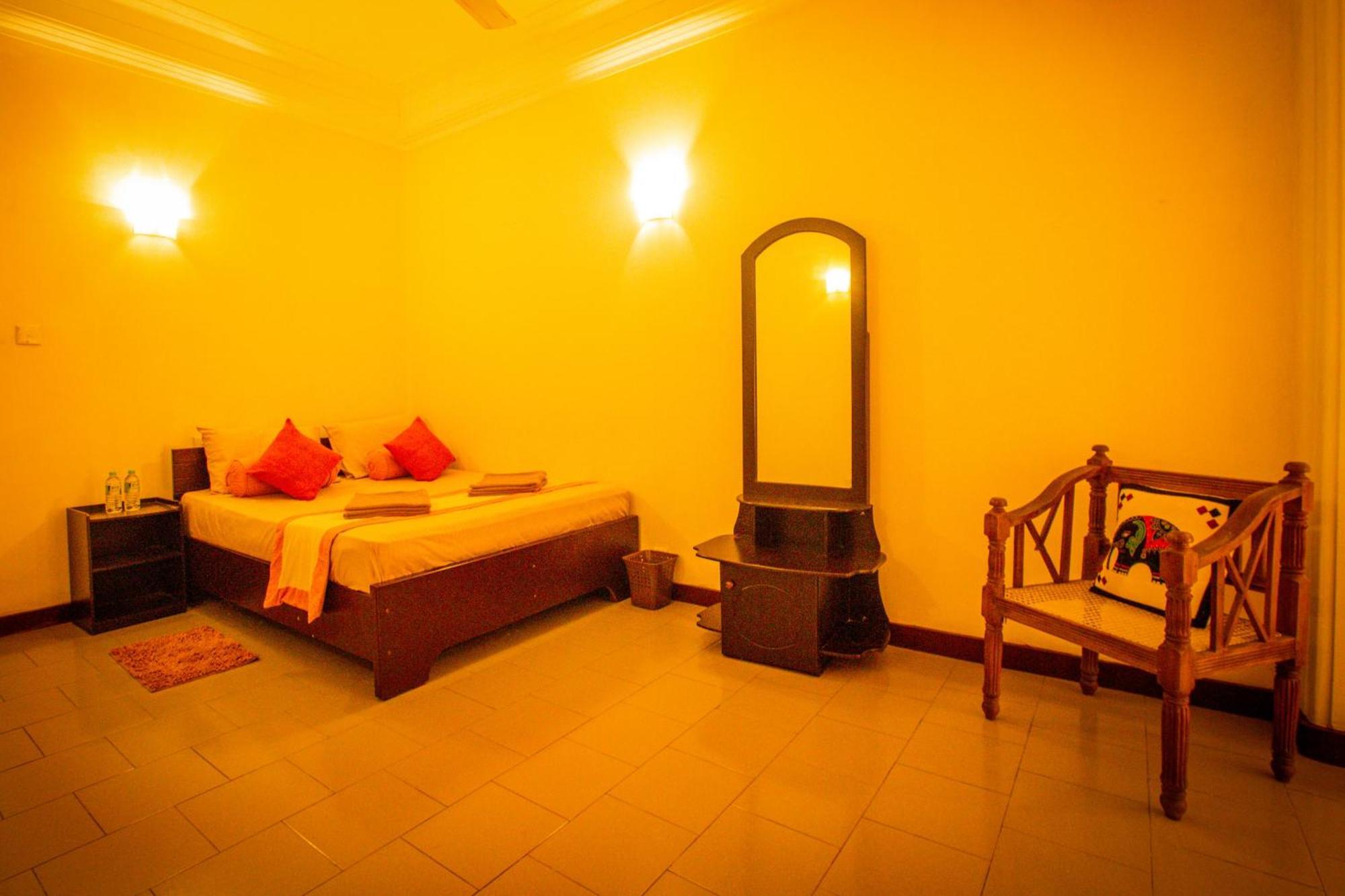 Sunbloom Inn Kandy Bagian luar foto