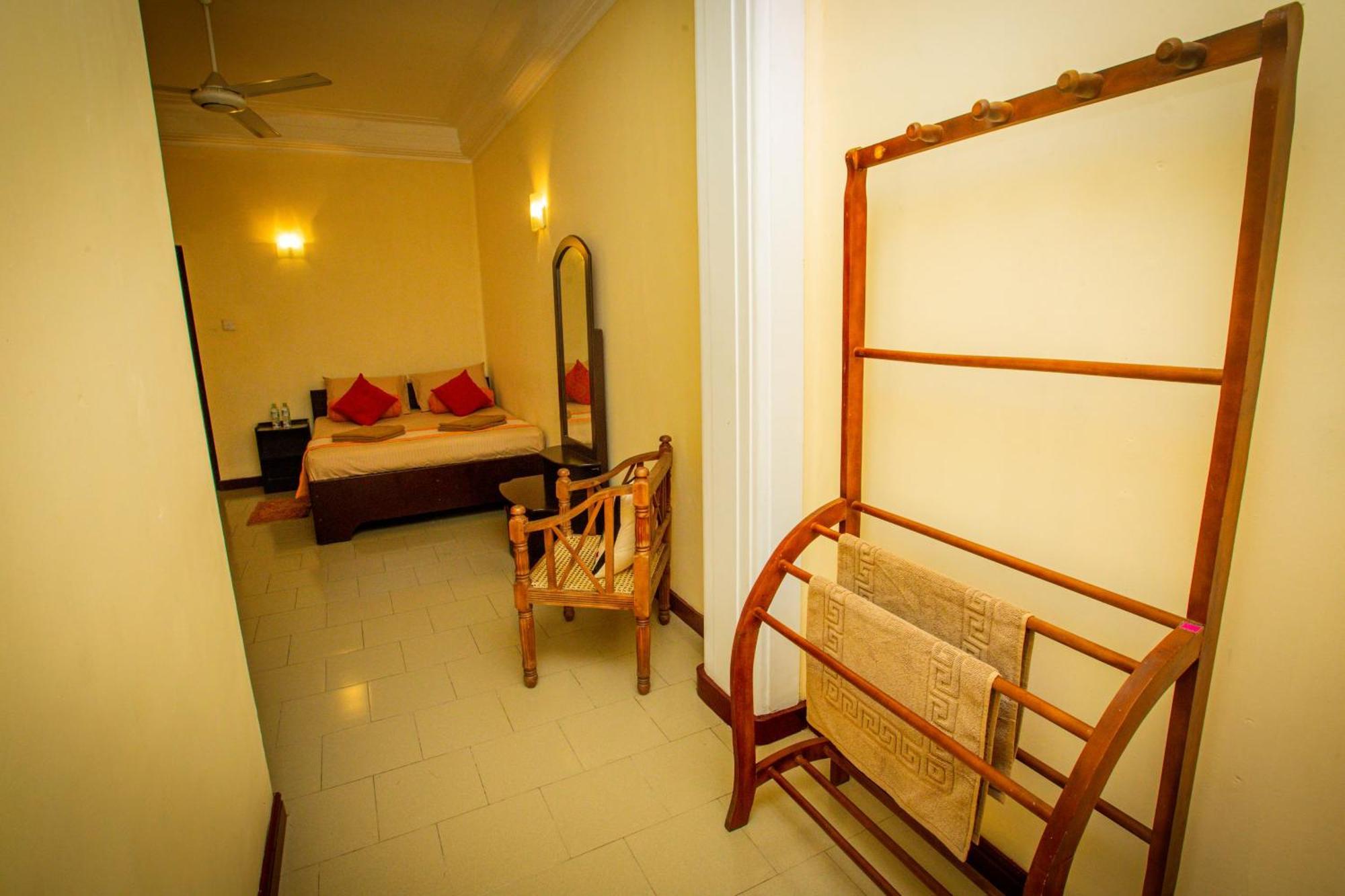 Sunbloom Inn Kandy Bagian luar foto