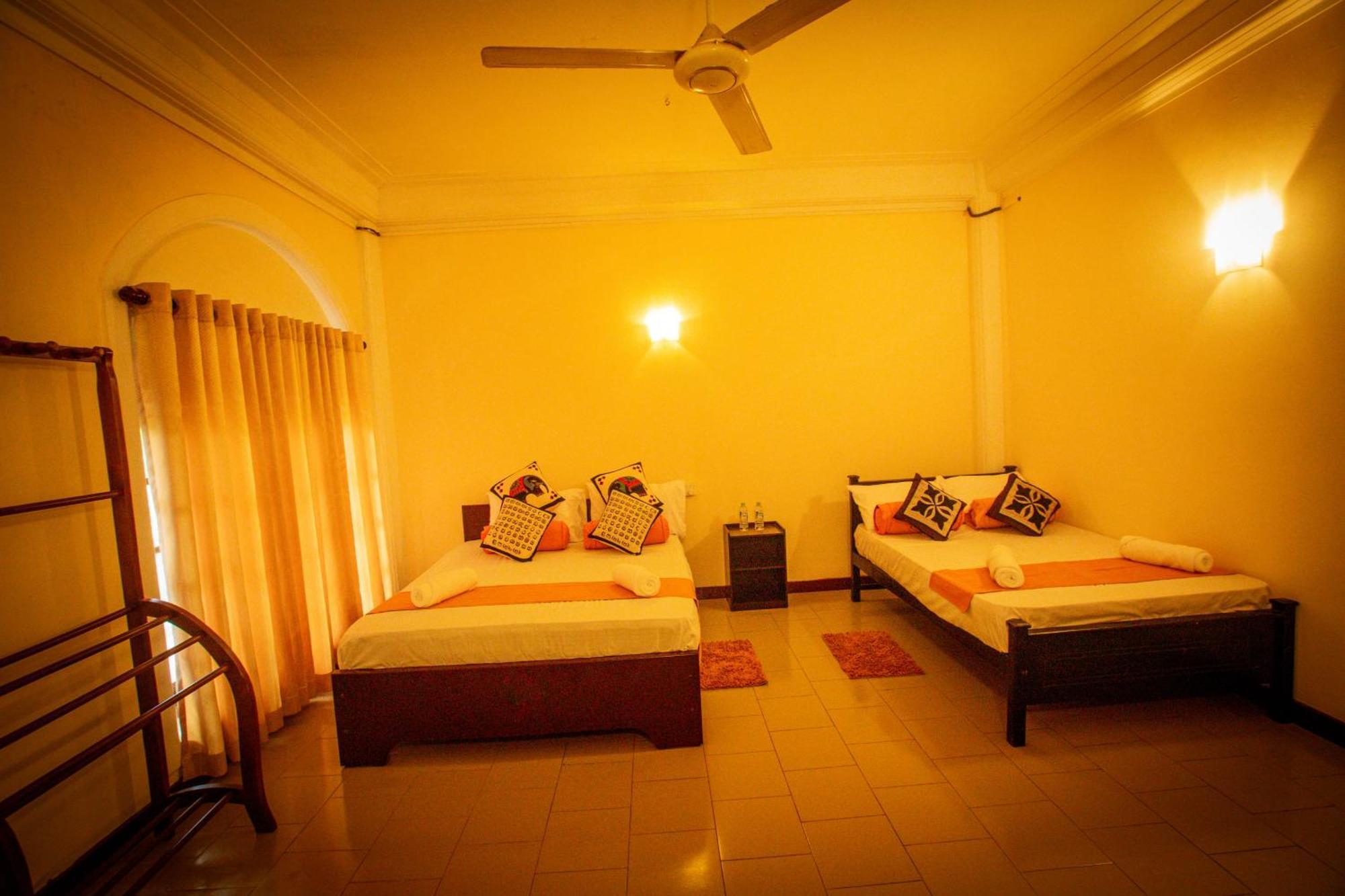 Sunbloom Inn Kandy Bagian luar foto